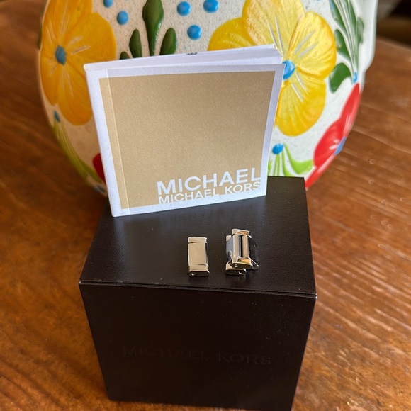 Michael Kors Silver-Tone Glitz Parker Watch - Picture 11 of 16